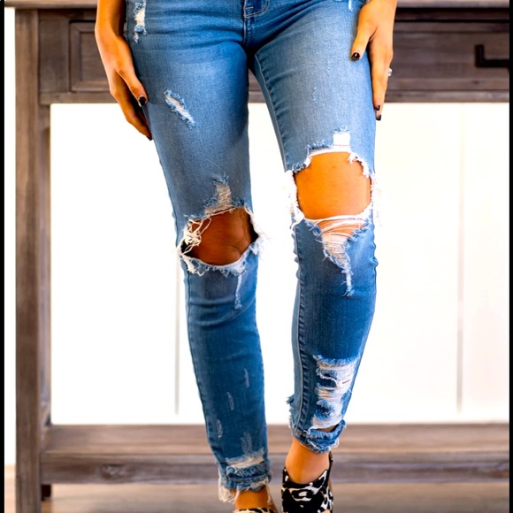 Wash Distressed Skinny Jeans 